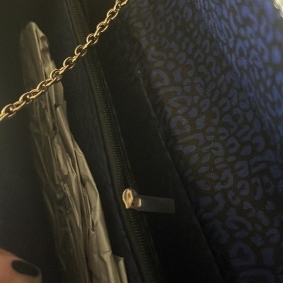 Faux crocodile skin light gray tone jewel clutch bag with straps - Picture 4 of 4